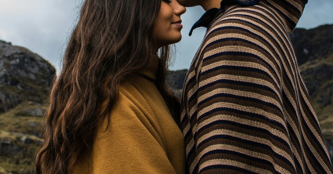 How Hypnosis Can Enhance Romantic Connection image